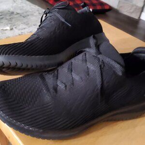 Skechers Tennis Shoes - Black WM Size 9.5